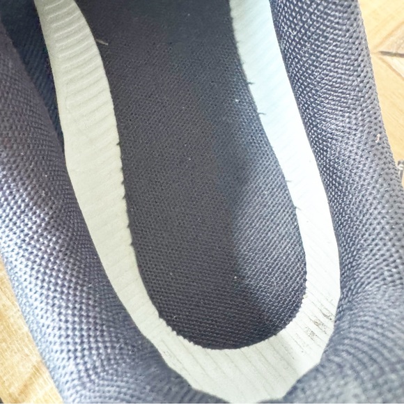 On Clouds Men's Navy and Light Blue Shoes - Picture 16 of 16